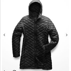Black North Face thermoball black coat size small
